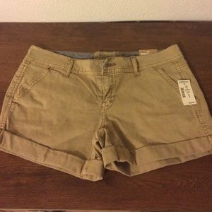 Khaki Aeropostale midi shorts