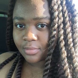 Meet your Posher, Michaela