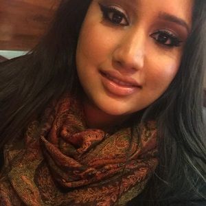 Meet your Posher, Fatima