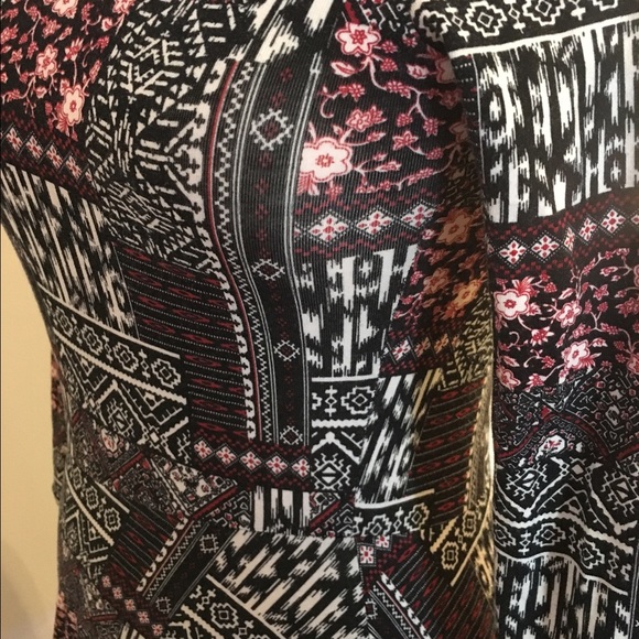 Sweet floral dress. - Picture 3 of 3