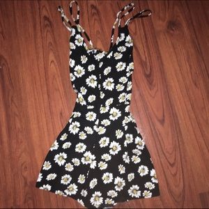Vintage daisy romper