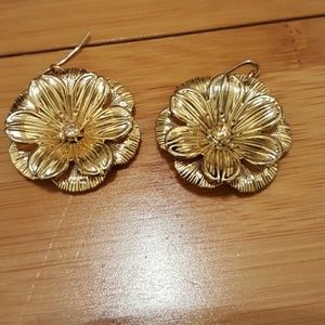 Dainty flower earrings