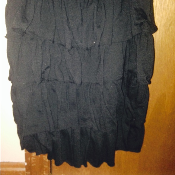 Cute black Ruffled blouse - Picture 2 of 4