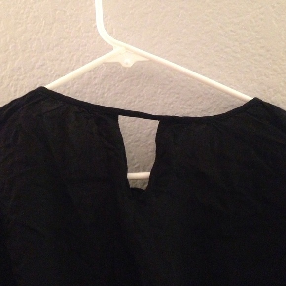 Black Patterned Long Sleeve - Picture 3 of 3