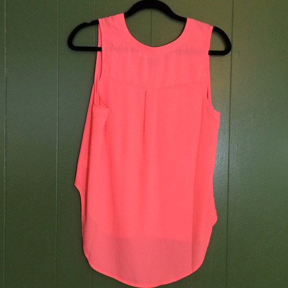 Lush peachy top - Picture 2 of 3