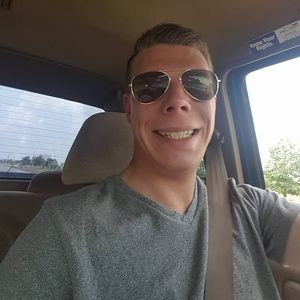 Meet your Posher, Hollin