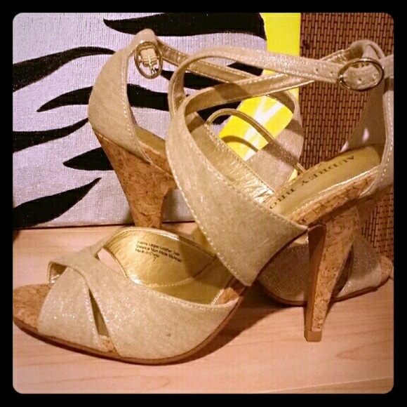 Metallic gold heel