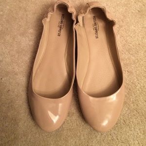 Nude flats