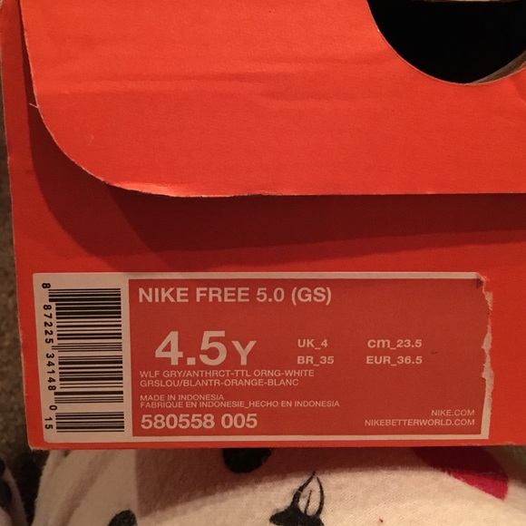 Nikes 4.5y - Picture 2 of 3