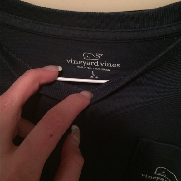 Long sleeve vineyard vines tee - Picture 3 of 3