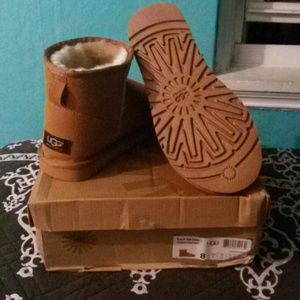 Mini chestnut Ugg Boots