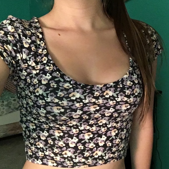 Crop top - Picture 2 of 2