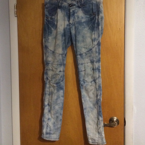 Basic house acid wash skinny jeans