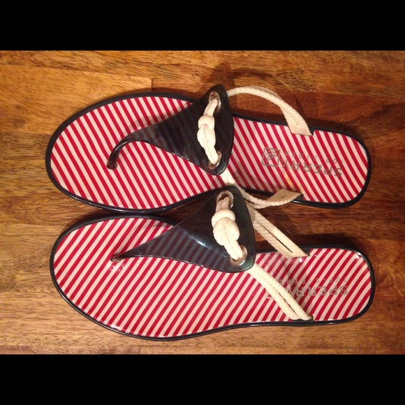 Sperry flip flops