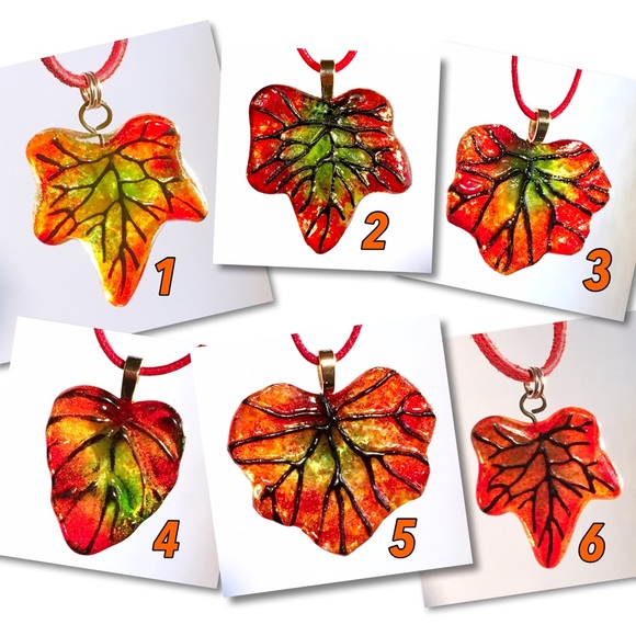 Glass leaf pendant - Picture 2 of 4