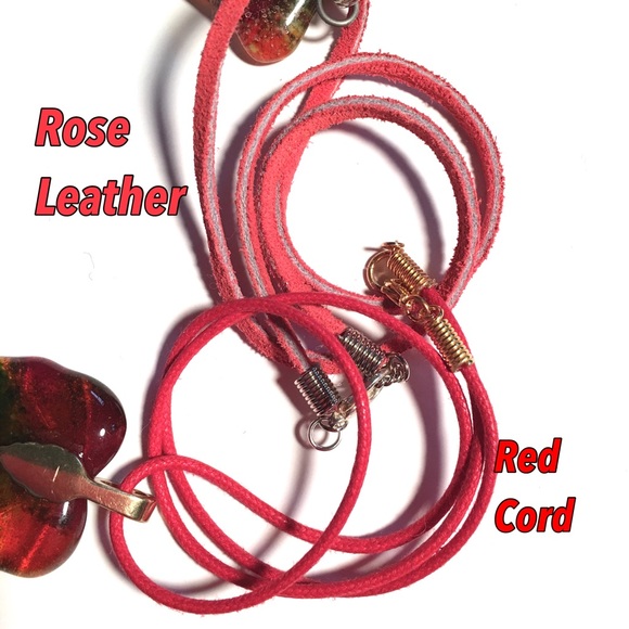 Glass leaf pendant - Picture 3 of 4