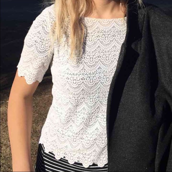 Super Cute Mesh/Lace Top!