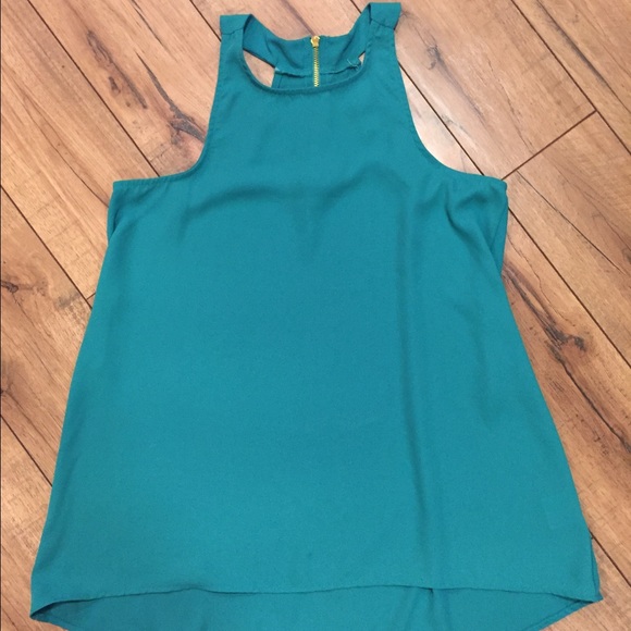 SOLD!!! Greenish tank! Super cute!