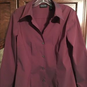 🌺🌺 PRICE REDUCTION🌺🌺 Two-tone blouse.