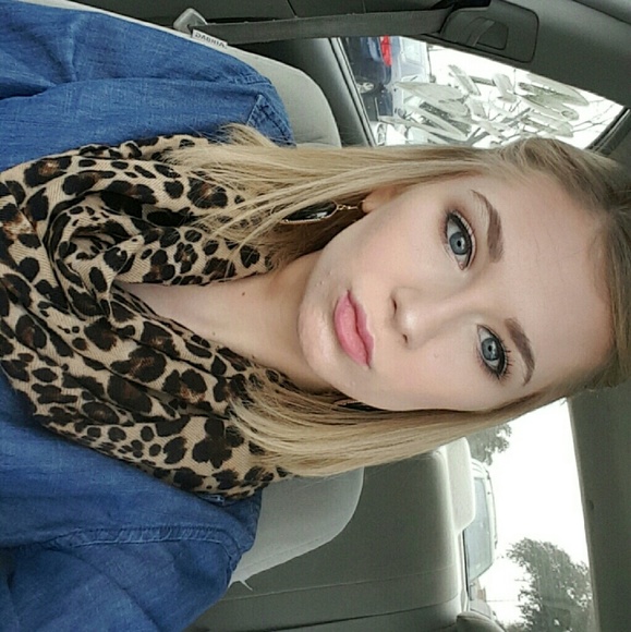 Meet your Posher, Ragan