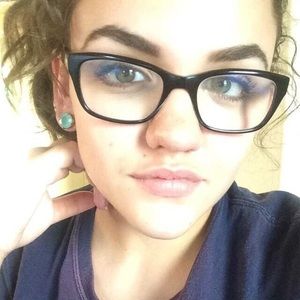 Meet your Posher, Isabella