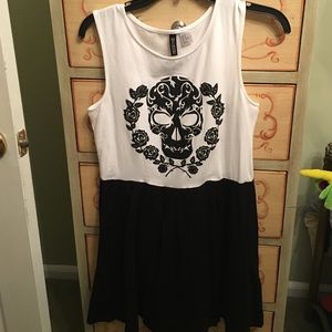 Black and white sleeveless skater dress
