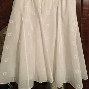 White cotton embellished skirt.
