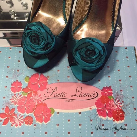 Poetic License Shoes - Price Drop - FIRM! Teal & Black Plaid Heels