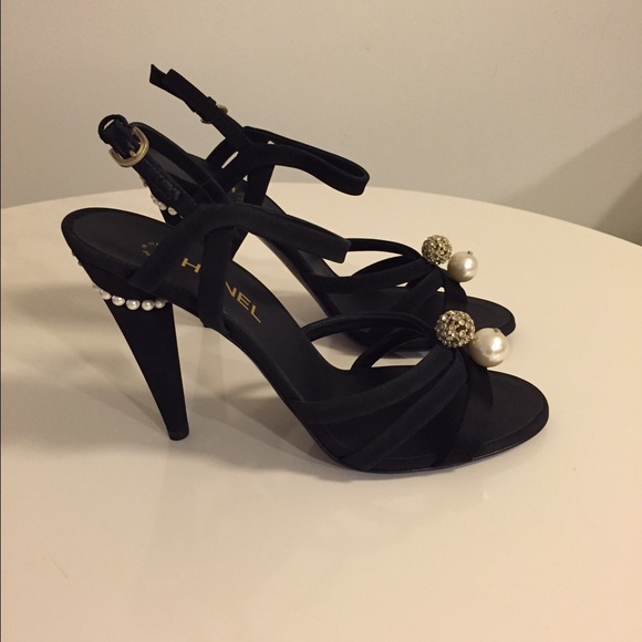 SOLD- 💯Brand New Chanel Sandals With Pearls - Picture 4 of 4
