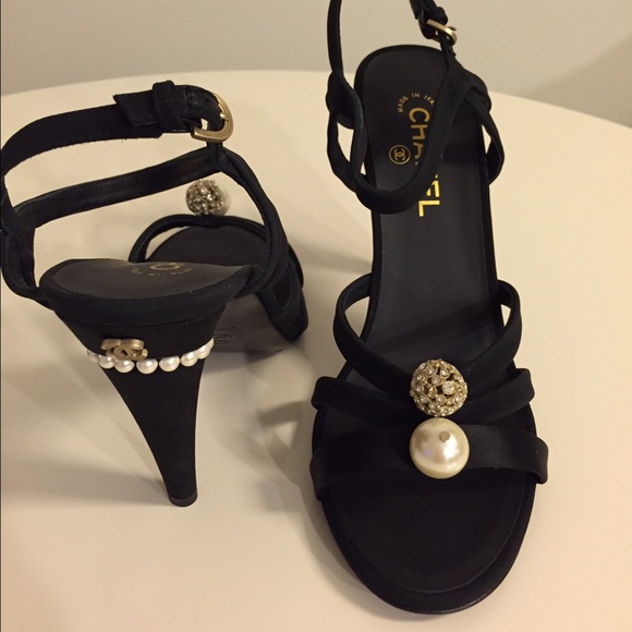 SOLD- 💯Brand New Chanel Sandals With Pearls - Picture 3 of 4