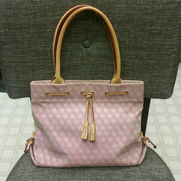 🎀SOLD🎀 Authentic Pink Dooney & Bourke handbag