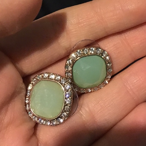 CHARLOTTE RUSSE STUDS - Picture 2 of 2