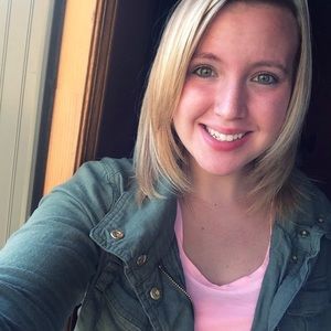 Meet your Posher, Brittney