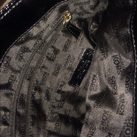 100% Authentic Michael Kors purse - Picture 3 of 4