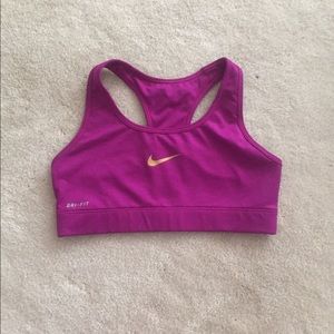 Nike pro sports bra