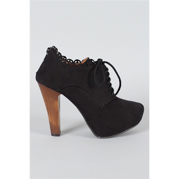 Qupid Shoes - Puffin-34 Lace Up Oxford Ankle Bootie