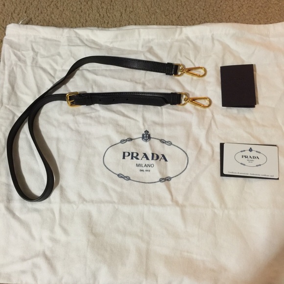 Authentic Prada hand/ shoulder bag. - Picture 3 of 4