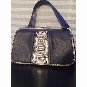 Jessica Simpson Black&Snakeskin Purse!