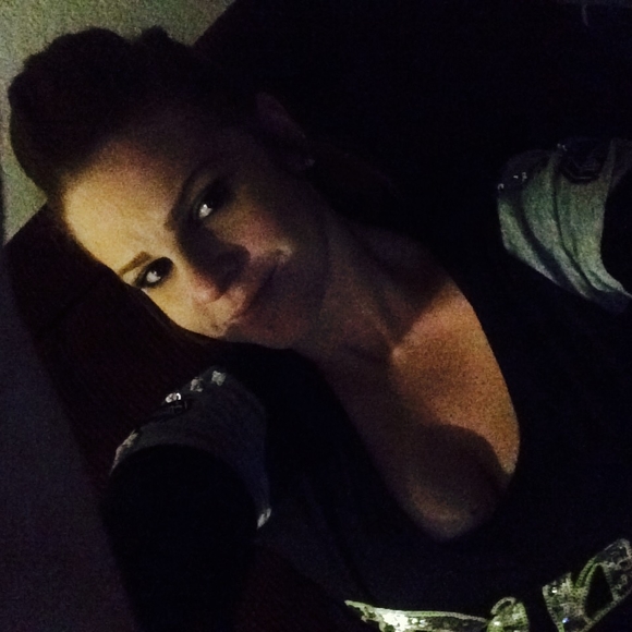 Meet your Posher, Stephanie - Picture 1 of 1