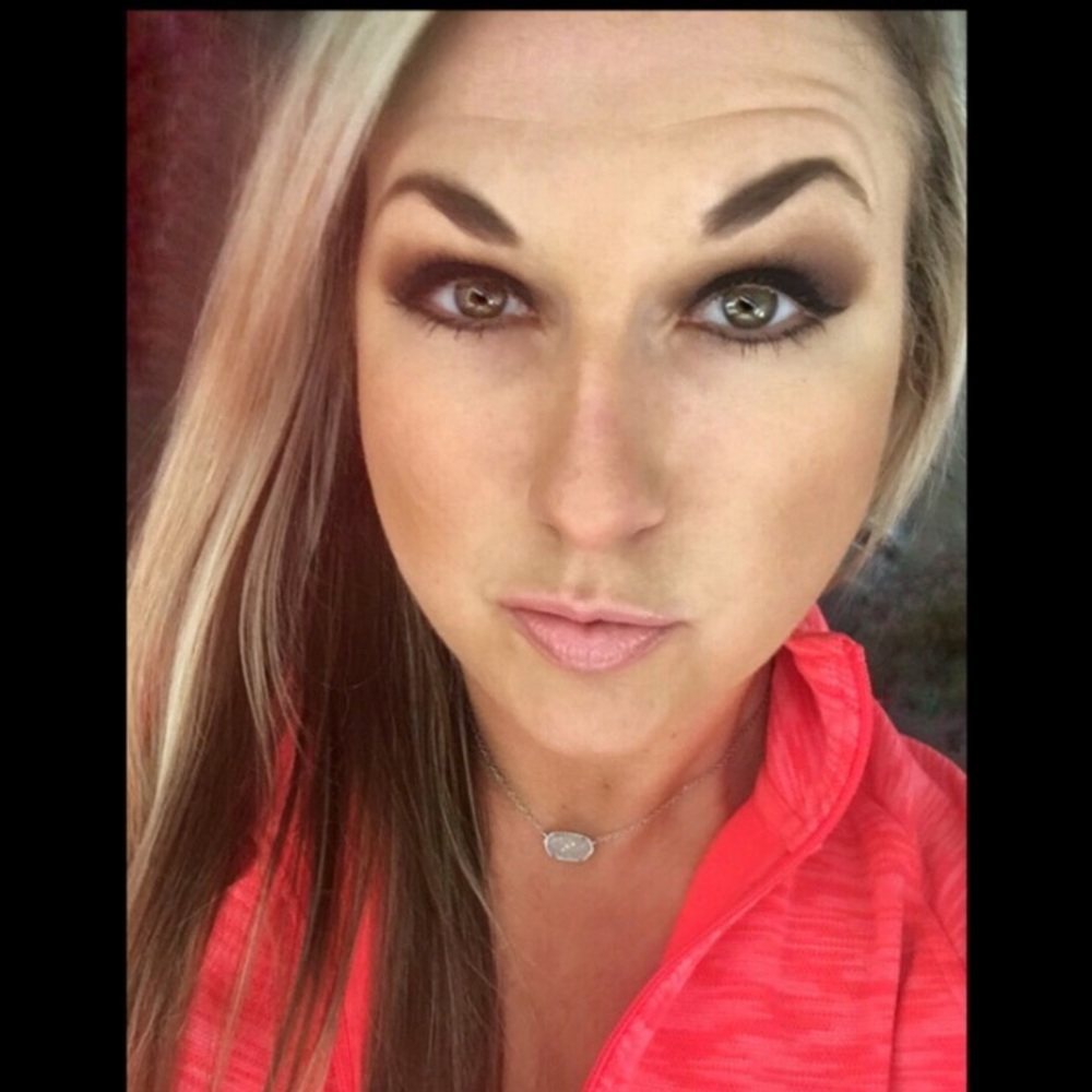 Meet your Posher, Liz