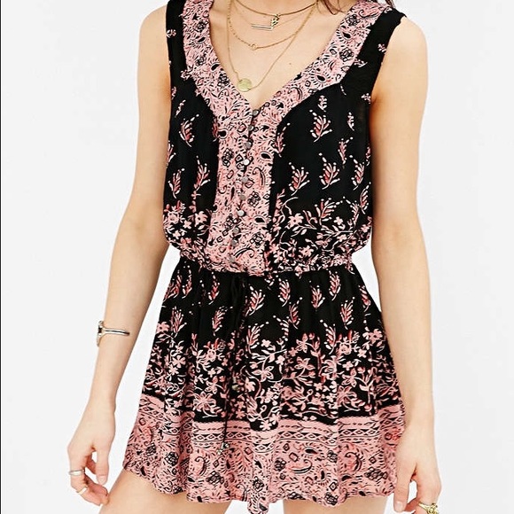 Clothes - Picture 3 of 3