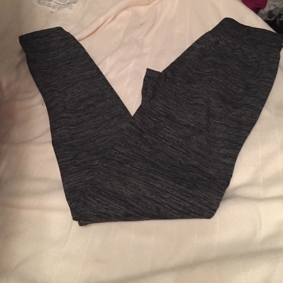 Gray thermal leggings