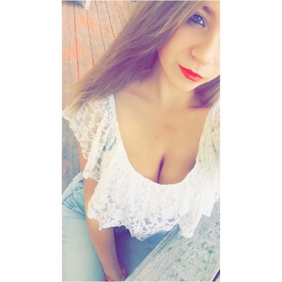 Meet your Posher, Bri - Picture 1 of 1