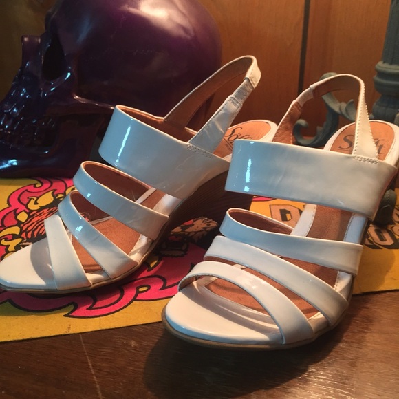 NWOT Gorgeous Sandals by Söfft