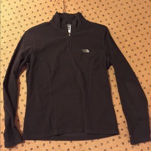Black North Face half zip pullover