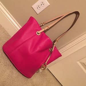 🚫SOLD!!! Bright pink leather Michael Kors purse🚫