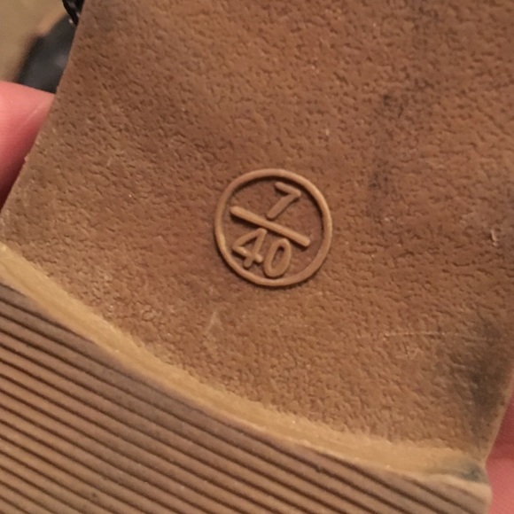 Sandals - Picture 2 of 2