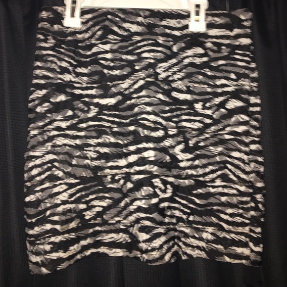 SEXY ZEBRA AND LACE SKIRT - Picture 1 of 3