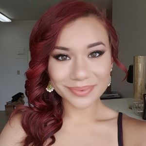 Meet your Posher, Ivette