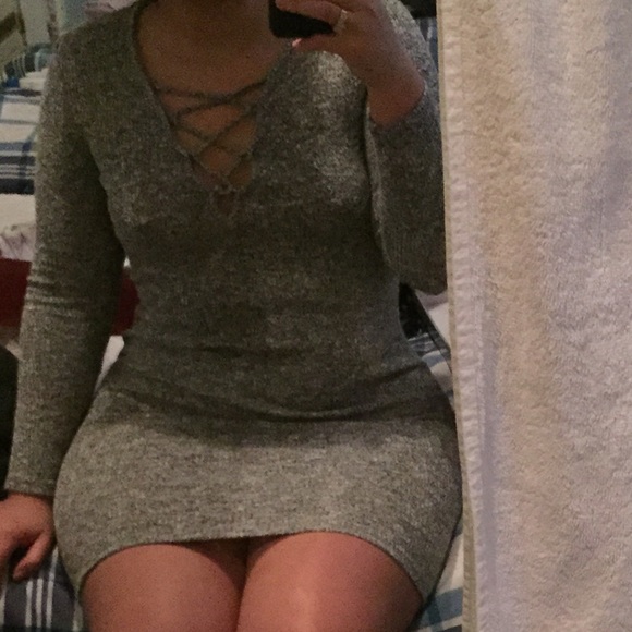 Grey/ black/ white dress with criss cross top! - Picture 2 of 2